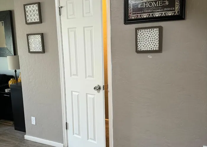 Old Town 2 Bedroom Gem!